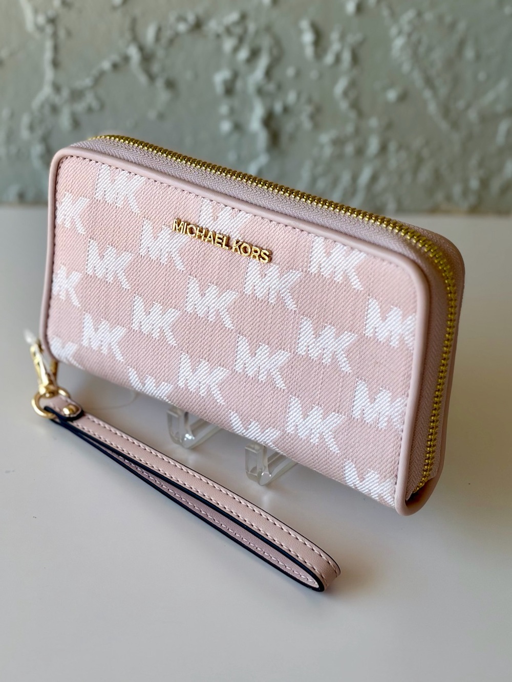 Michael Kors Jet Set Travel Large Smartphone Wristlet Wallet Pink